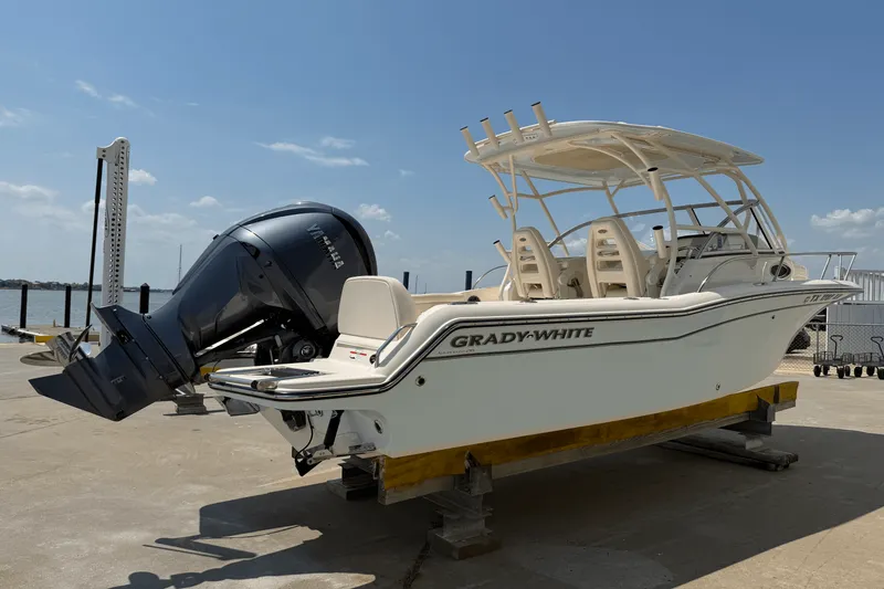 Slide: The Image of Grady-White Adventure 218 2023 - 8