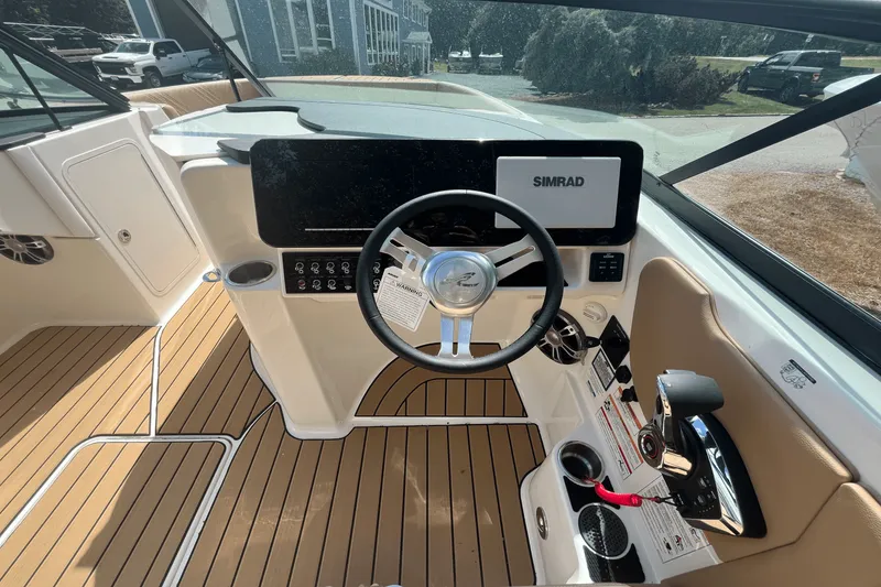 Slide: The Image of Sea Ray SDX 270 Outboard 2025 - 11