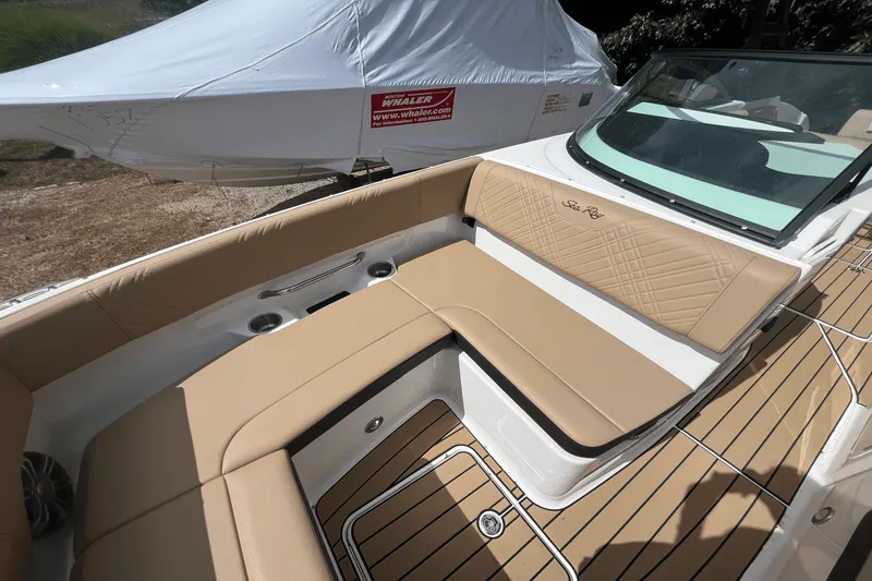 Slide: The Image of Sea Ray SDX 270 Outboard 2025 - 16