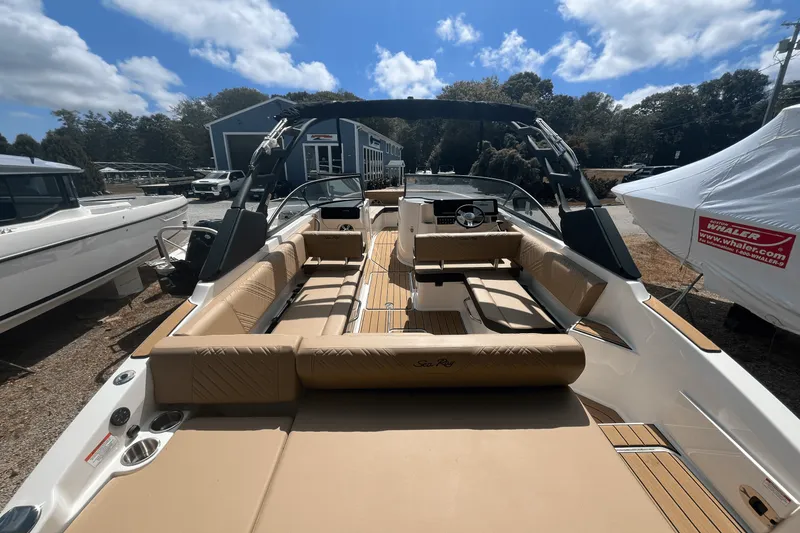 Slide: The Image of Sea Ray SDX 270 Outboard 2025 - 4
