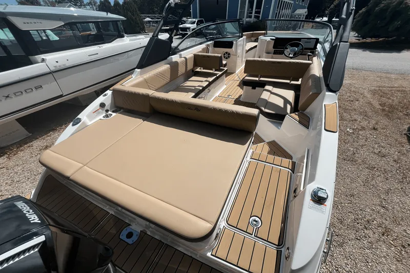Slide: The Image of Sea Ray SDX 270 Outboard 2025 - 5