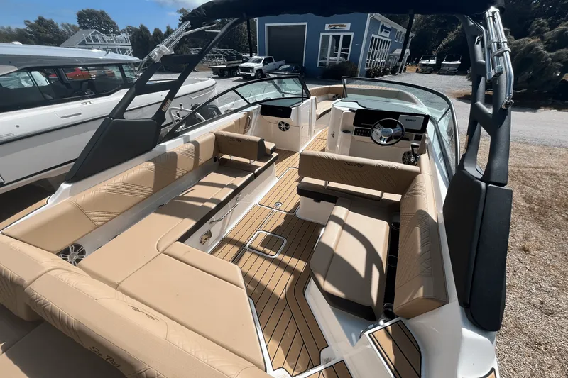 Slide: The Image of Sea Ray SDX 270 Outboard 2025 - 6