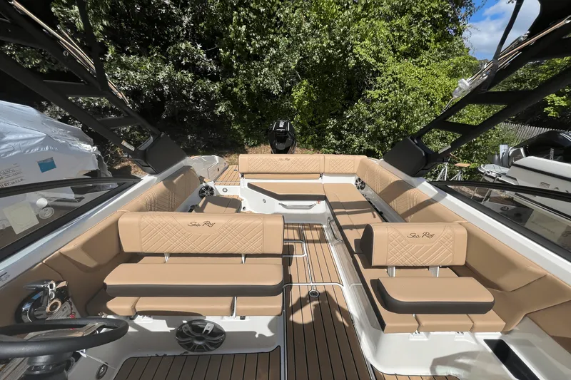 Slide: The Image of Sea Ray SDX 270 Outboard 2025 - 8