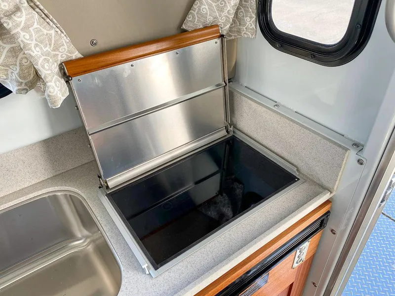 Slide: The Image of Hewescraft 290 Adventure 2026 - 18