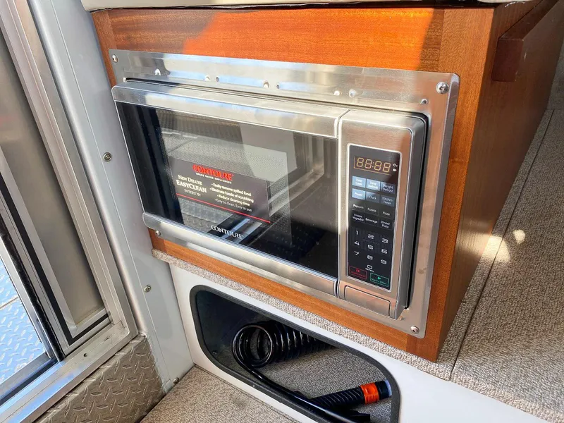 Slide: The Image of Hewescraft 290 Adventure 2026 - 19