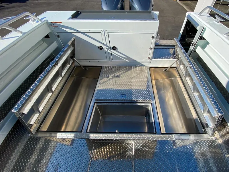 Slide: The Image of Hewescraft 290 Adventure 2026 - 21