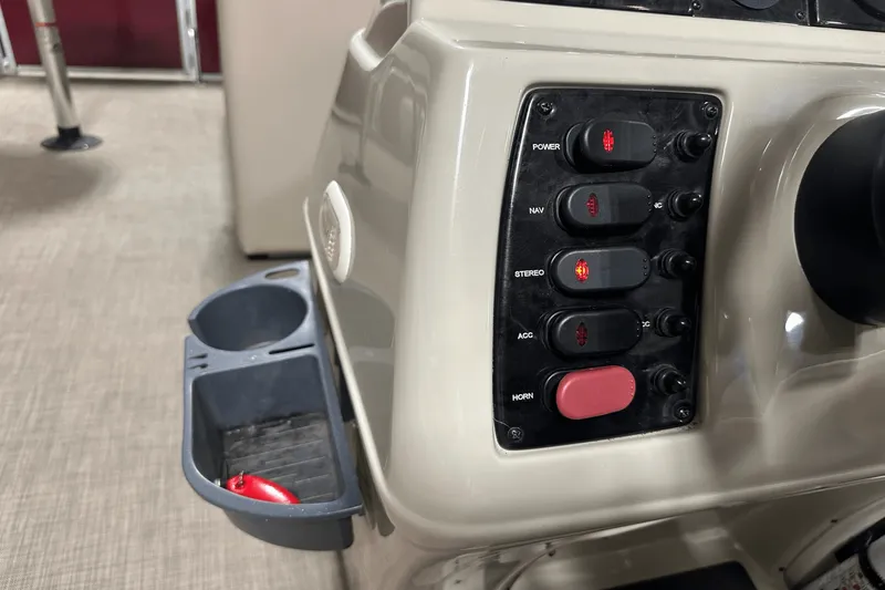 Slide: The Image of Palm Beach CRUISE 220 2016 - 37