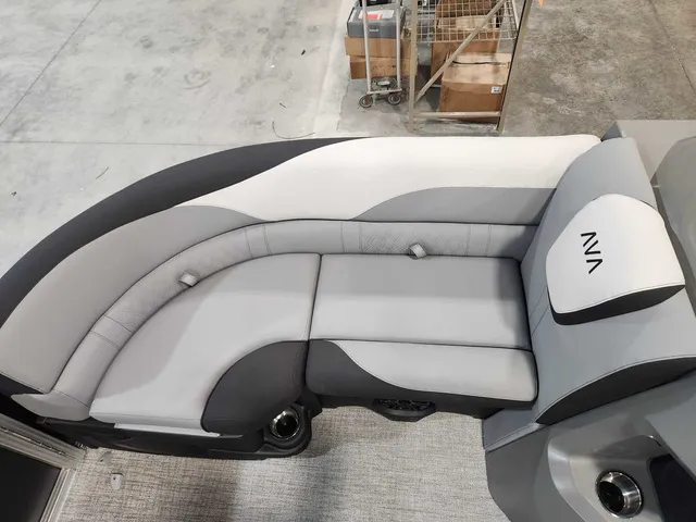 Slide: The Image of Avalon 2385 25 LSZ QL 2026 - 12