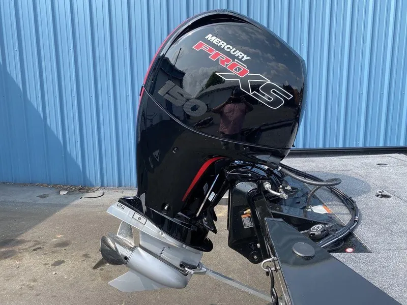 Slide: The Image of 2023 Tracker Pro Team™ 195 TXW with Mercury Pro XS outboard motor. - 9