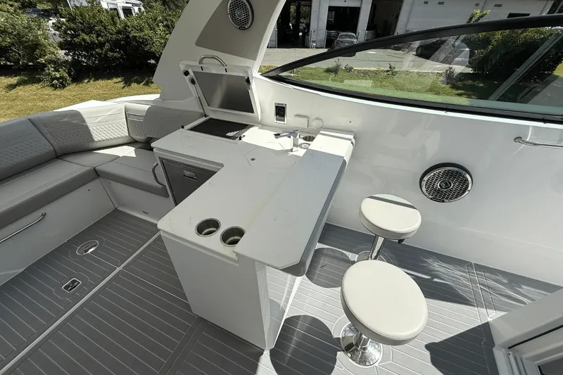 Slide: The Image of Cruisers 38 GLS 2026 - 27