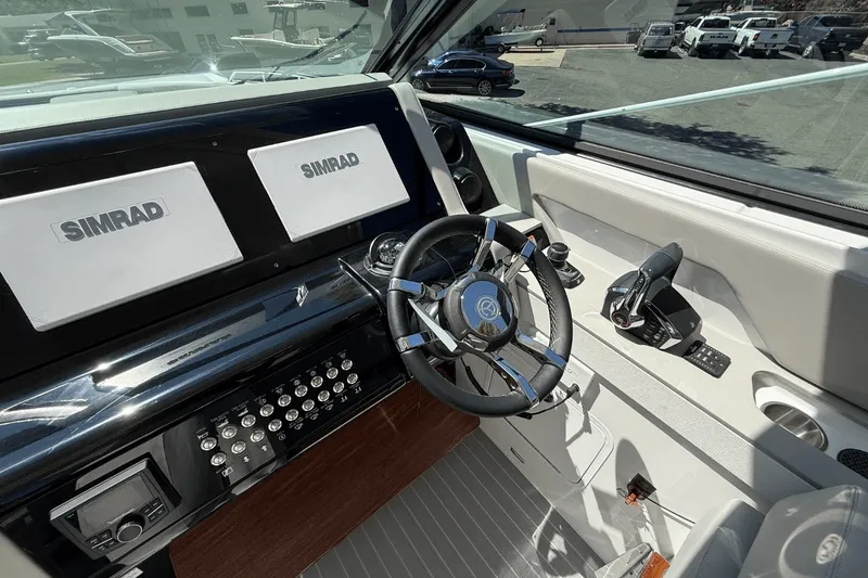 Slide: The Image of Cruisers 38 GLS 2026 - 35