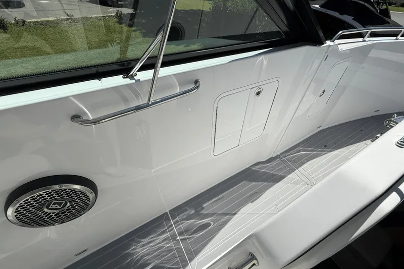 Slide: The Image of Cruisers 38 GLS 2026 - 37