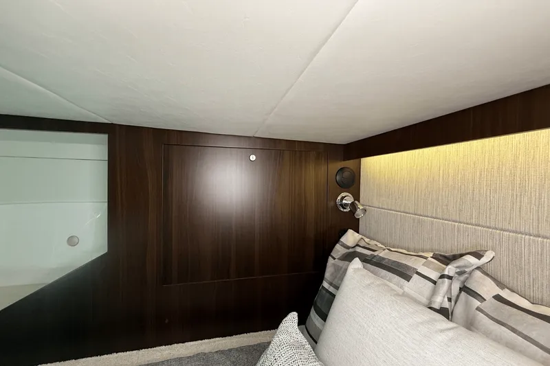 Slide: The Image of Cruisers 38 GLS 2026 - 54