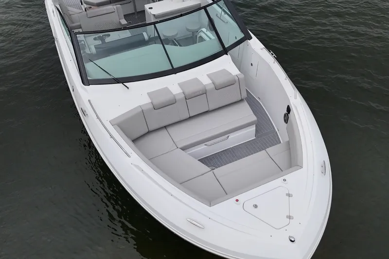 Slide: The Image of Cruisers 38 GLS 2026 - 6