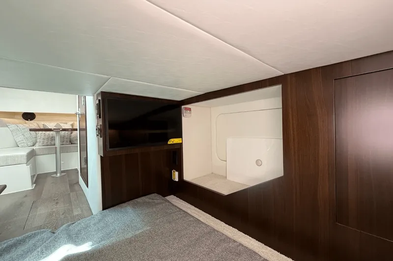 Slide: The Image of Cruisers Yachts 38 GLS 2026 - 53