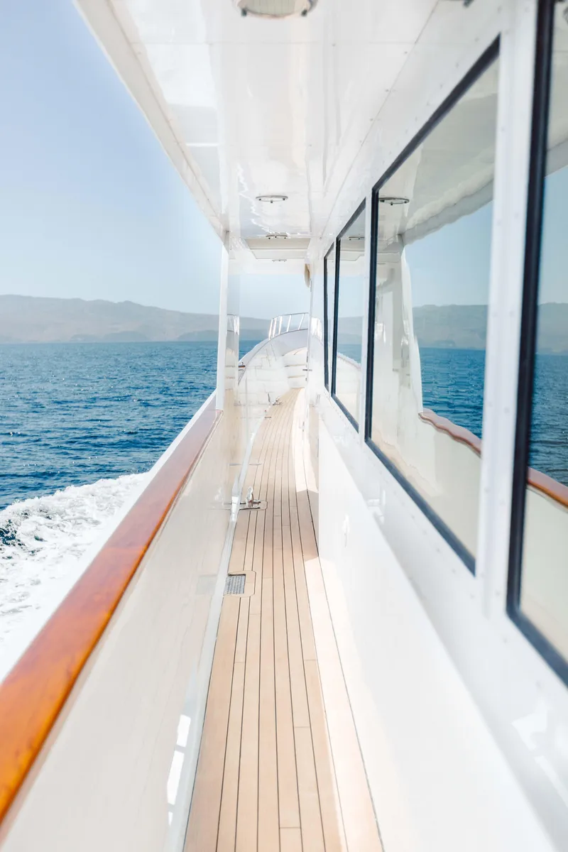 Slide: The Image of Wide side decks port - 11