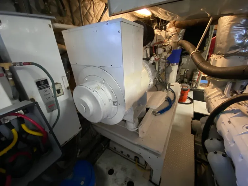 Slide: The Image of Starboard Northern Lights gen ( getting paint and new hoses) - 121