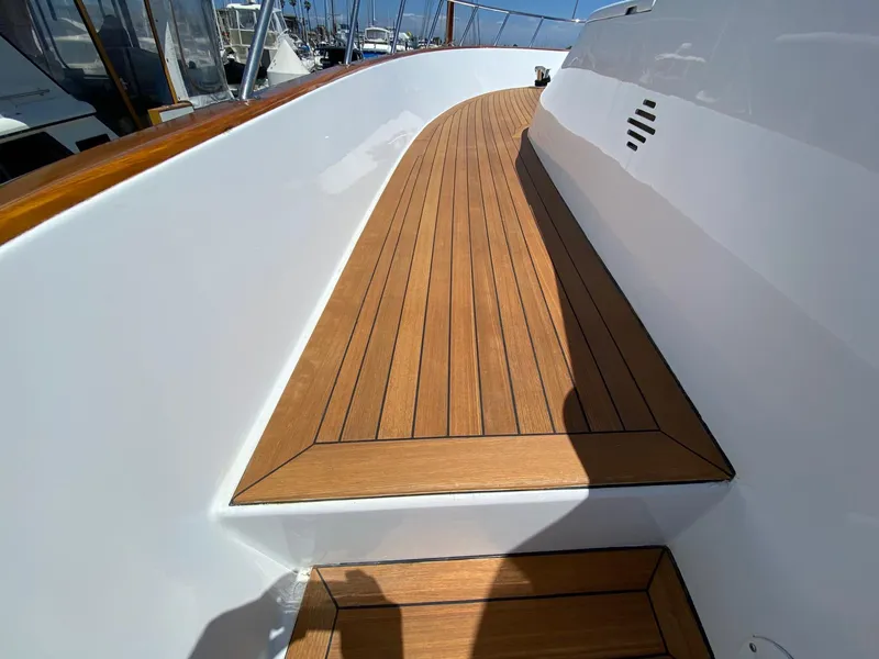 Slide: The Image of Heading forward port side - 13