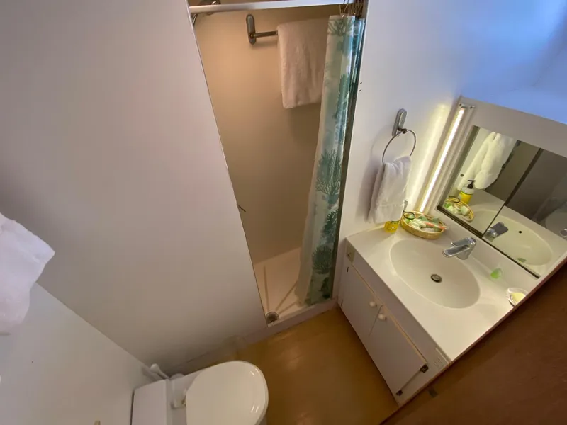 Slide: The Image of Fwd port crew head - 75