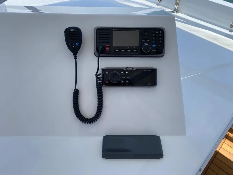 Slide: The Image of All new VHF's repeaters and Fusion system - 92