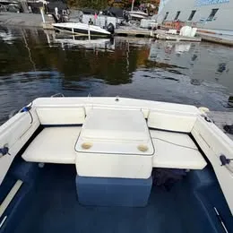 Slide: The Image of Bayliner 1950 Classic 2002 - 16