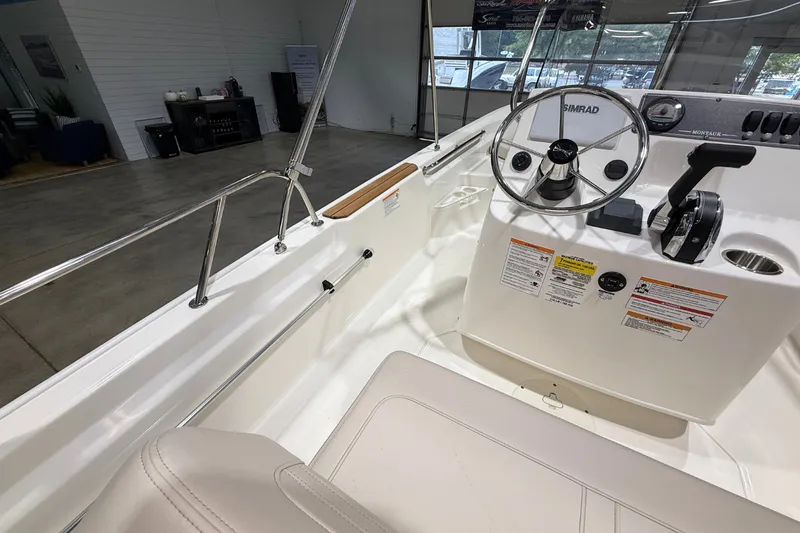 Slide: The Image of Boston Whaler 170 Montauk 2025 - 11