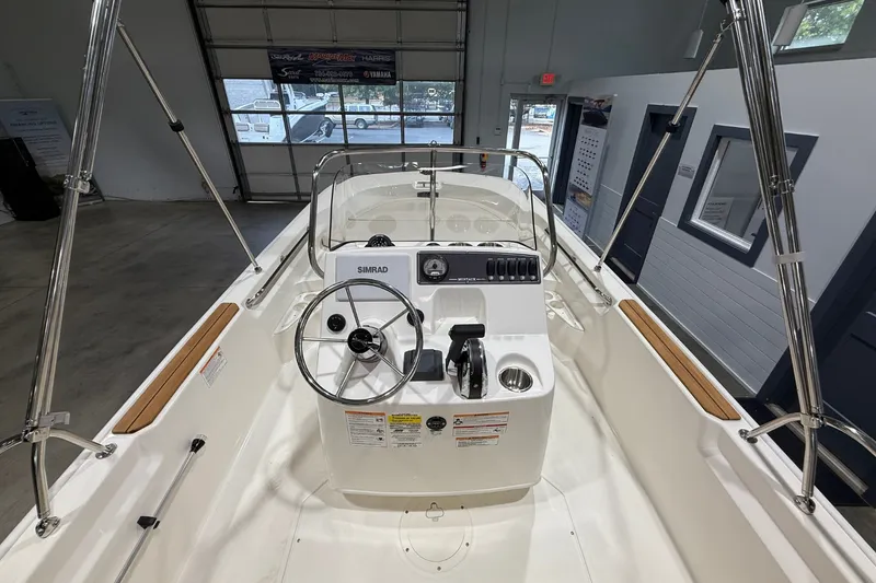 Slide: The Image of Boston Whaler 170 Montauk 2025 - 8