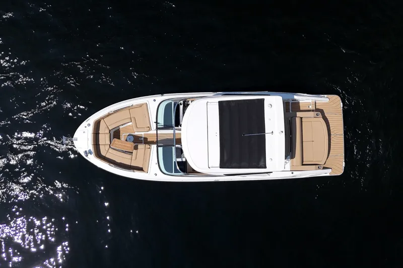 Slide: The Image of Sea Ray SLX 310 2026 - 7