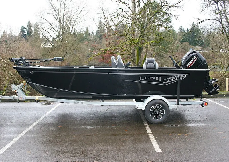 Slide: The Image of Lund 1700 Explorer Tiller 2026 - 1
