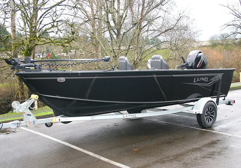 The Image of Lund 1700 Explorer Tiller 2026 - 0
