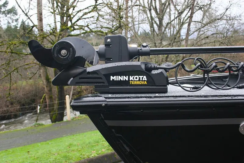 Slide: The Image of Lund 1700 Explorer Tiller 2026 - 11