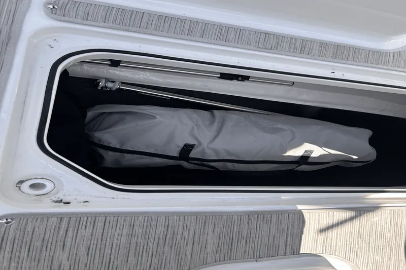 Slide: The Image of Sea Ray SPX 210 Outboard 2026 - 18