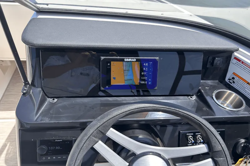 Slide: The Image of Sea Ray SPX 210 Outboard 2026 - 20