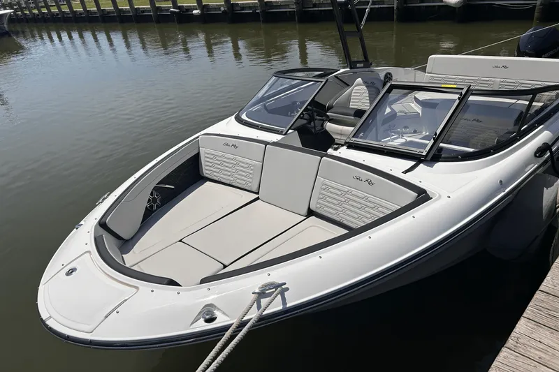 Slide: The Image of Sea Ray SPX 210 Outboard 2026 - 22