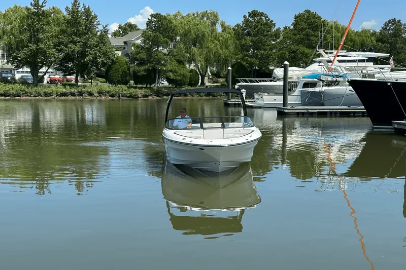 Slide: The Image of Sea Ray SPX 210 Outboard 2026 - 7