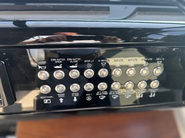 Slide: The Image of Cruisers 38 GLS 2020 - 17