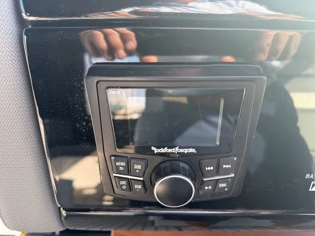 Slide: The Image of Cruisers 38 GLS 2020 - 18