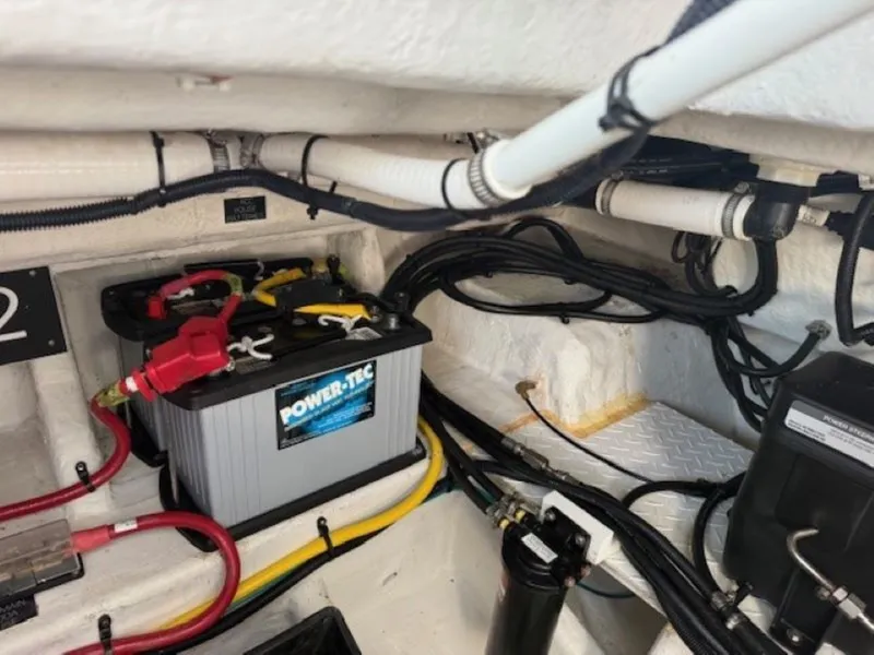 Slide: The Image of Cruisers 38 GLS 2020 - 22