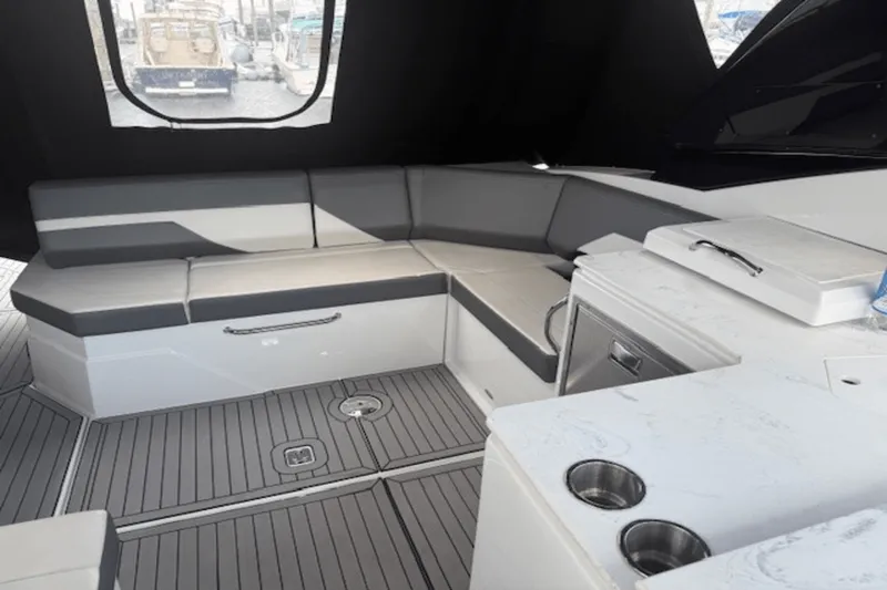 Slide: The Image of Cruisers Yachts 38 GLS 2020 - 4