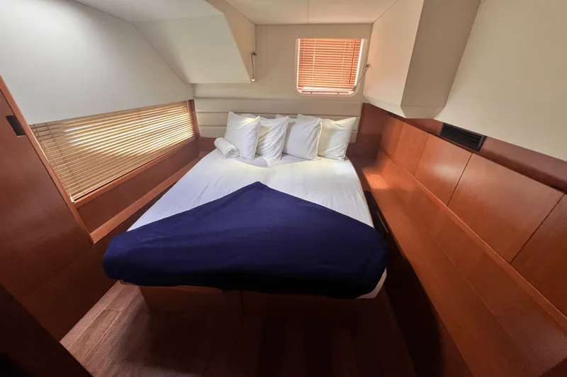 Slide: The Image of Aquila 48 2016 - 11