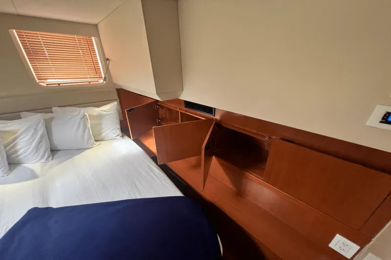 Slide: The Image of Aquila 48 2016 - 13