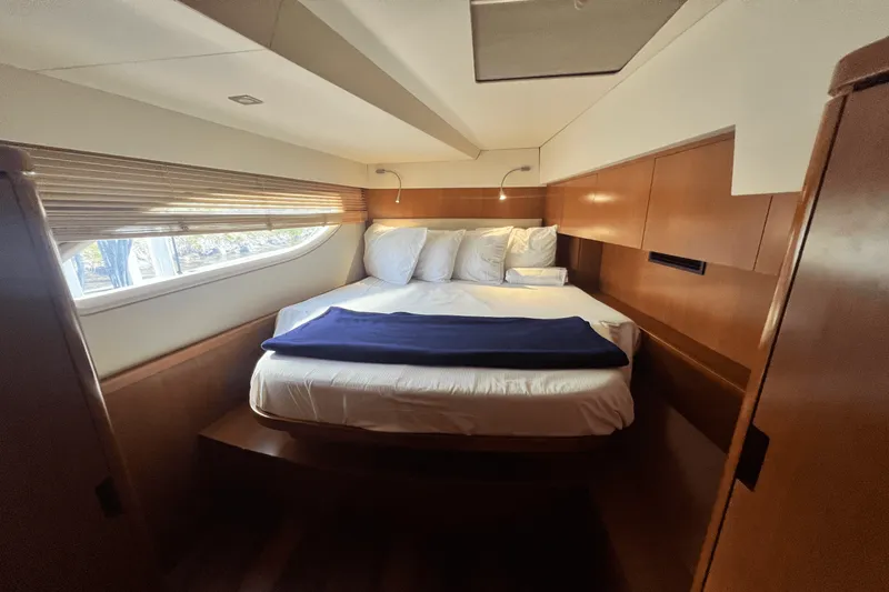 Slide: The Image of Aquila 48 2016 - 24