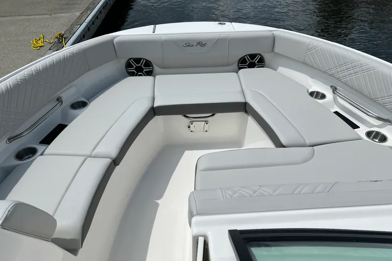 Slide: The Image of Sea Ray SDX 230 Outboard 2026 - 19