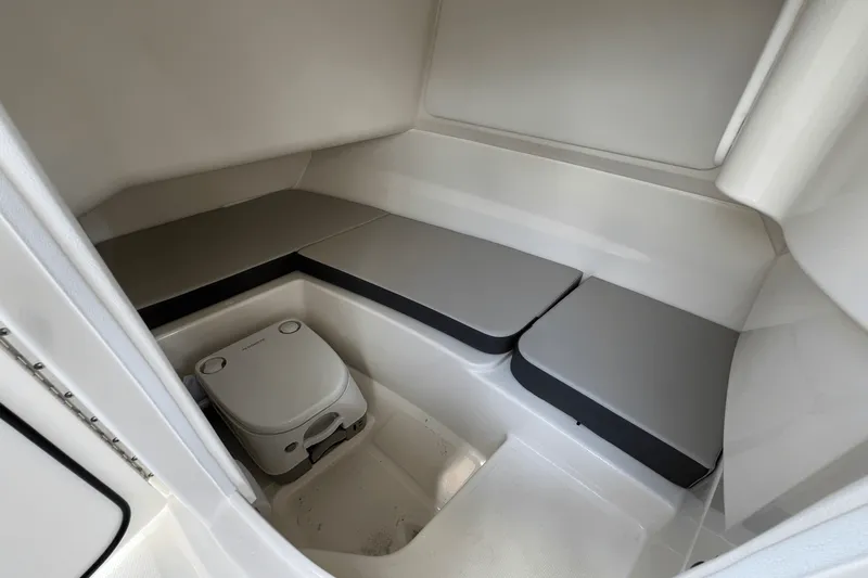 Slide: The Image of Sea Ray SDX 230 Outboard 2026 - 9