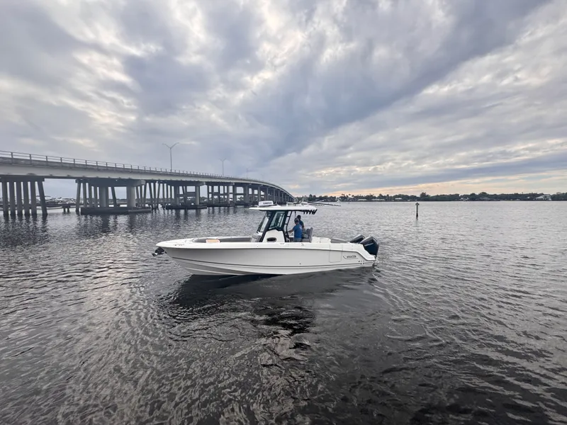 The Image of Boston Whaler 280 Outrage 2026 - 0