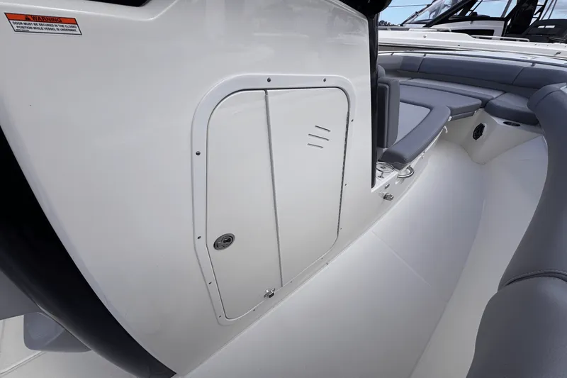Slide: The Image of Boston Whaler 280 Outrage 2026 - 27