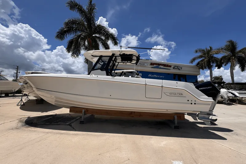 Slide: The Image of Boston Whaler 280 Outrage 2026 - 6