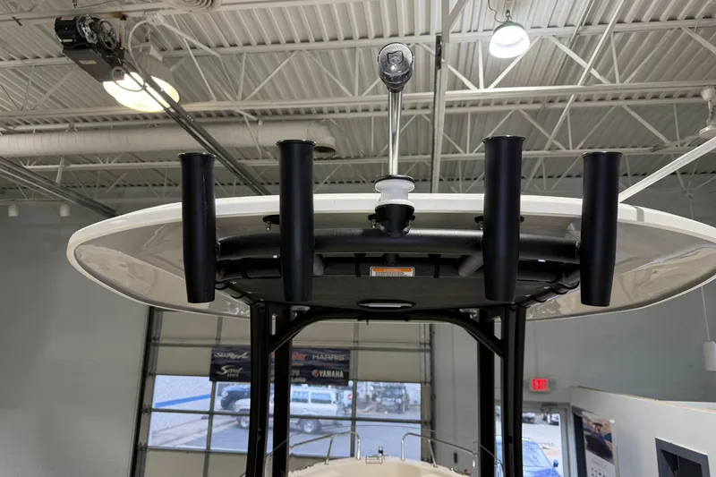 Slide: The Image of Boston Whaler 250 Dauntless 2026 - 15