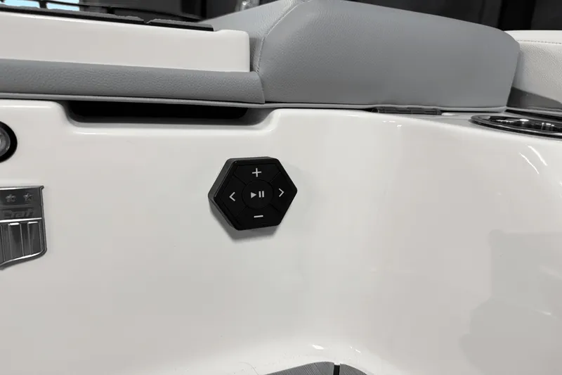 Slide: The Image of Mastercraft XT23 2026 - 20