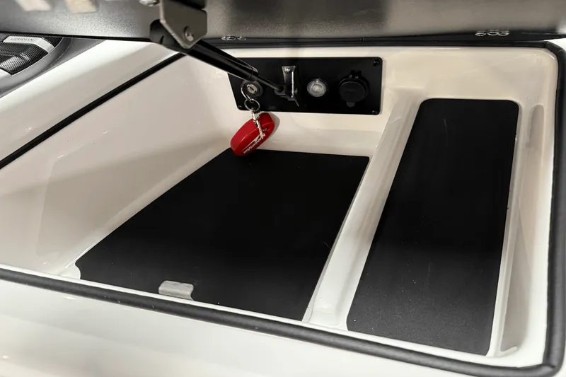 Slide: The Image of Mastercraft XT23 2026 - 67